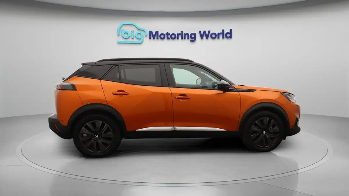 2021-peugeot-2008-suv-e-gt-big-8