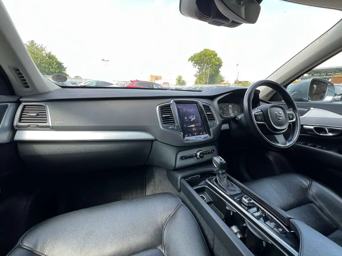 2016-volvo-xc90-20td-d5-momentum-big-33