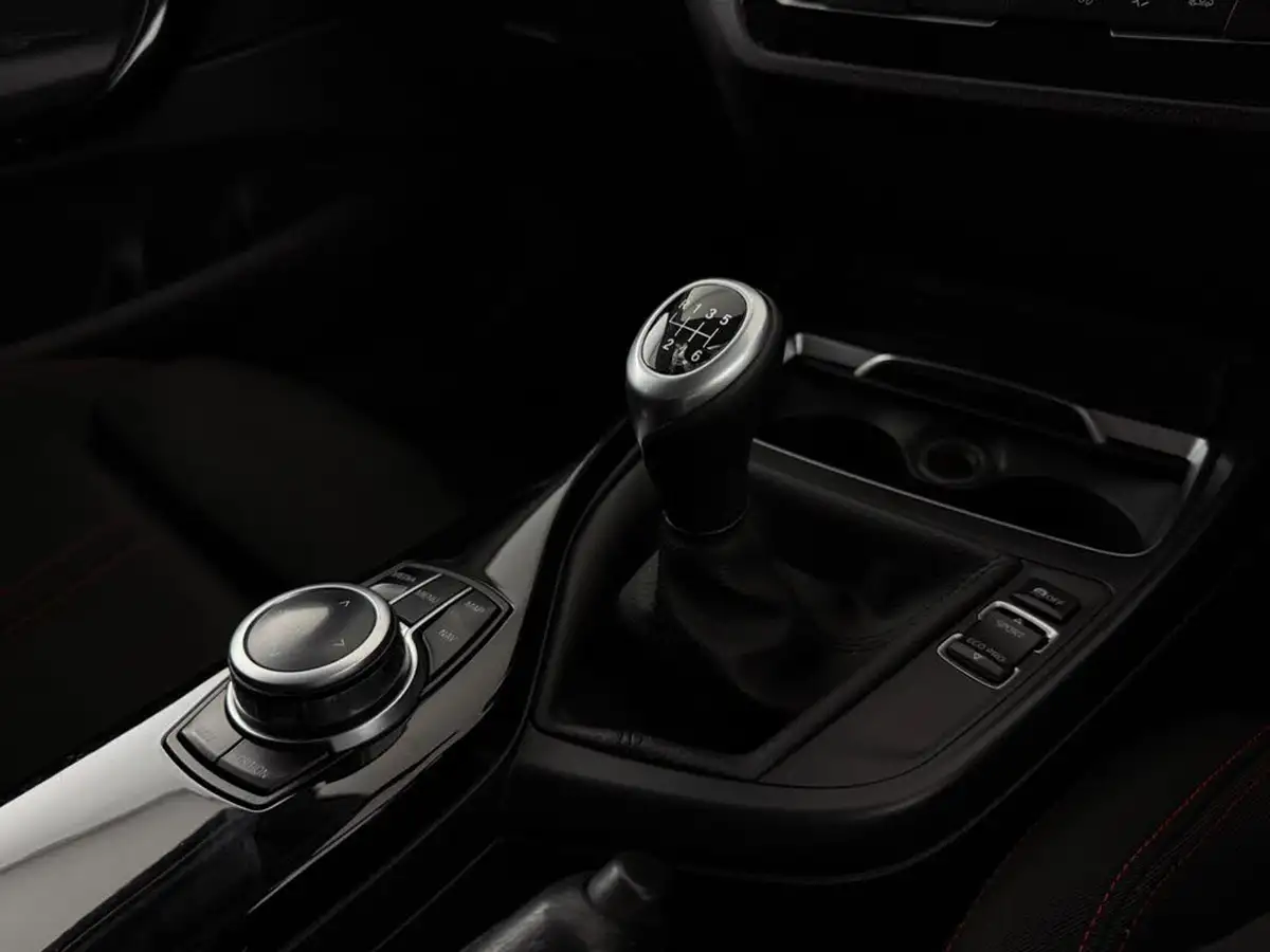 2019-bmw-1-series-15td-116d-sport-114bhp-5d-big-37