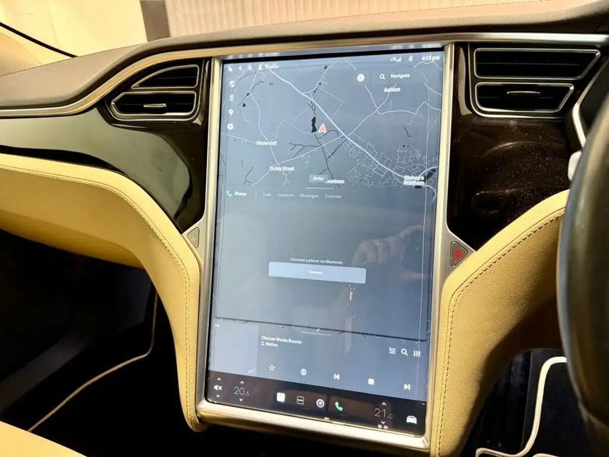 2016-tesla-model-s-e-70d-big-18