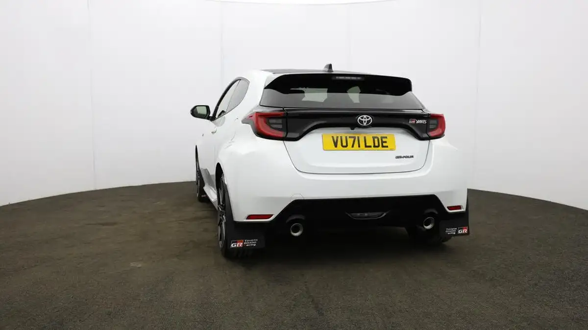 2021-toyota-yaris-16-gr-circuit-pack-big-58