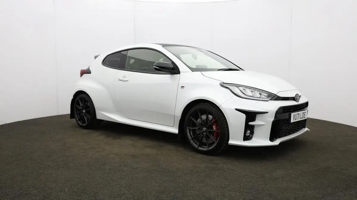2021-toyota-yaris-16-gr-circuit-pack-big-41