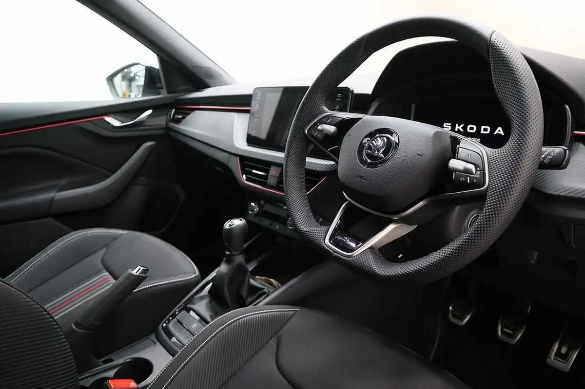 2024-skoda-kamiq-10-tsi-monte-carlo-116ps-big-5