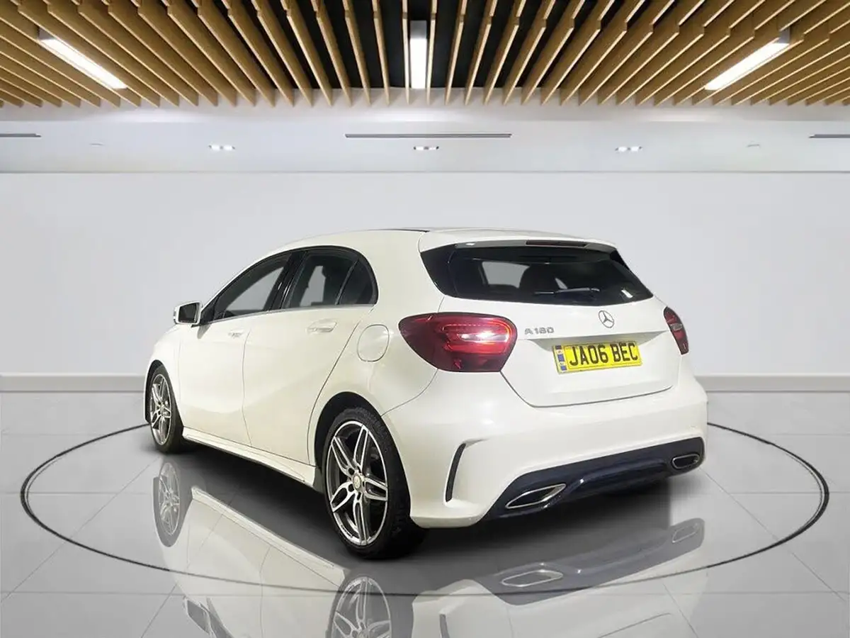 2016-mercedes-benz-a-class-16-a180-amg-line-ss-big-5
