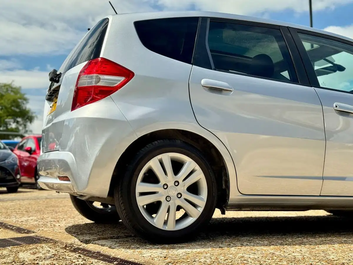 2014-honda-jazz-14-ex-big-44