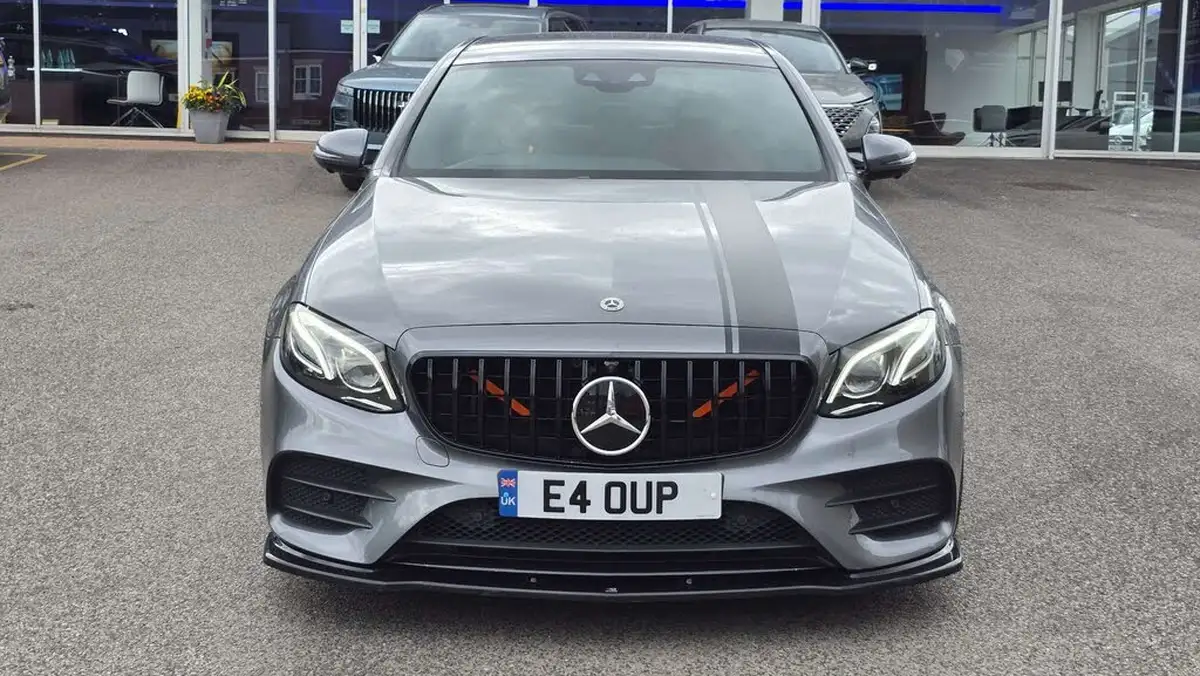 2018-mercedes-benz-e-class-30d-e350d-amg-line-premium-plusss-saloon-4d-4matic-big-3