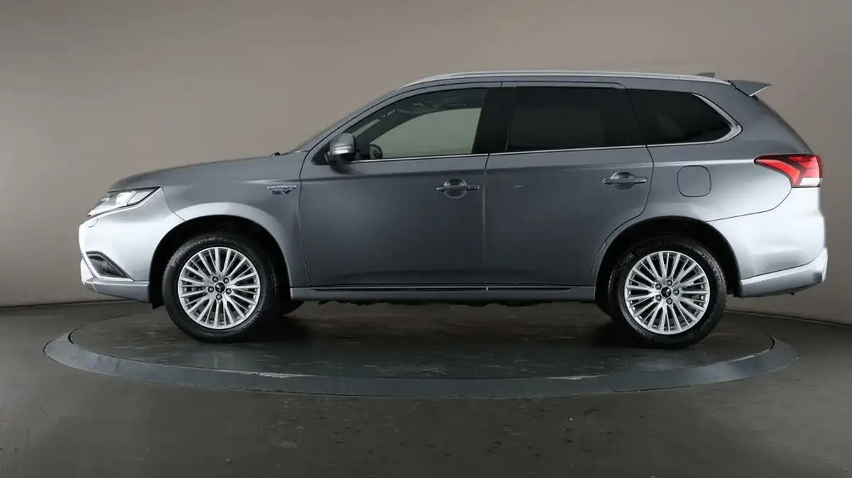 2021-mitsubishi-outlander-24-dynamic-phev-big-3
