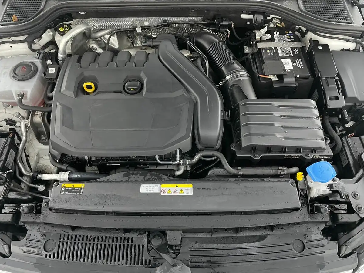 2022-volkswagen-golf-15-tsi-r-line-150ps-hatchback-big-46