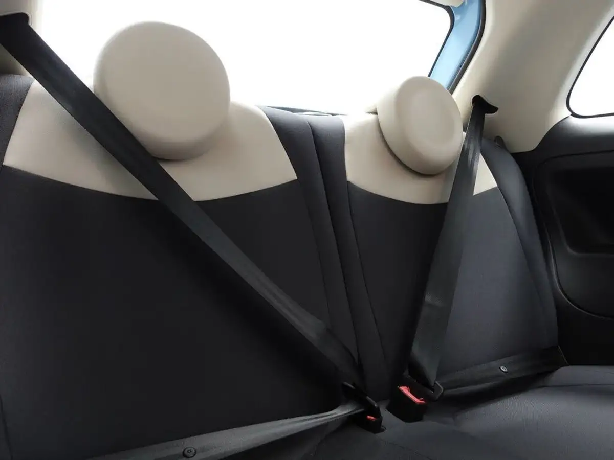 2014-fiat-500-12-lounge-big-16