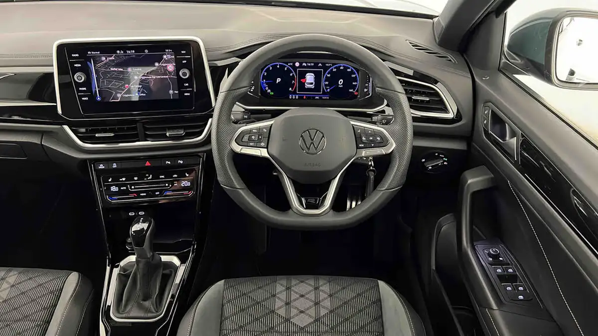 2025-volkswagen-t-roc-15-tsi-r-line-hatchback-5d-dsg-big-9