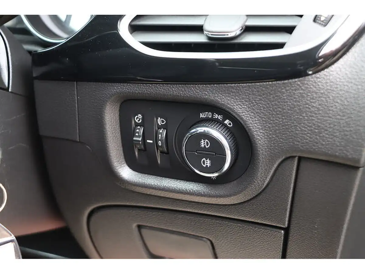 2018-vauxhall-astra-14i-16v-turbo-elite-150ps-hatchback-big-7