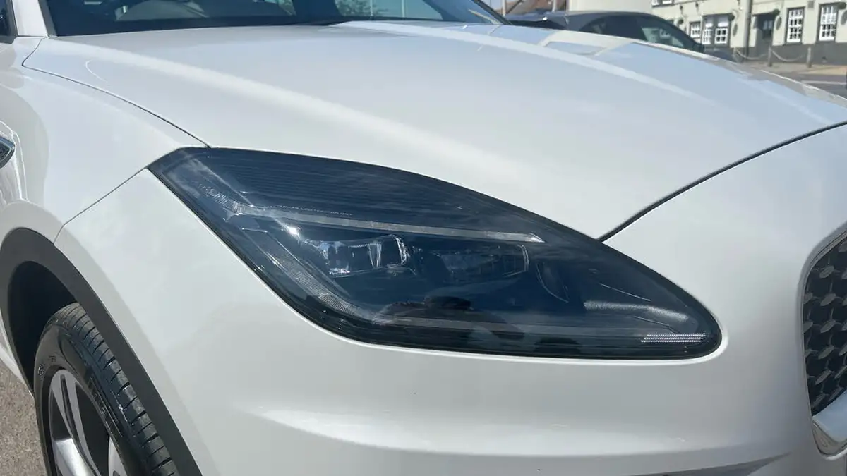 2022-jaguar-e-pace-15-p300e-r-dynamic-hse-big-16