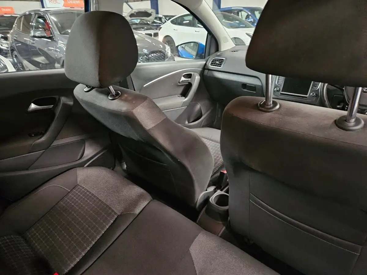 2015-volkswagen-polo-10-se-60ps-5d-big-21