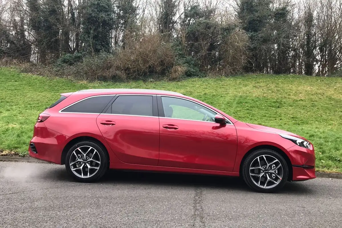 2025-kia-ceed-15-t-gdi-3-sportswagon-dct-big-5