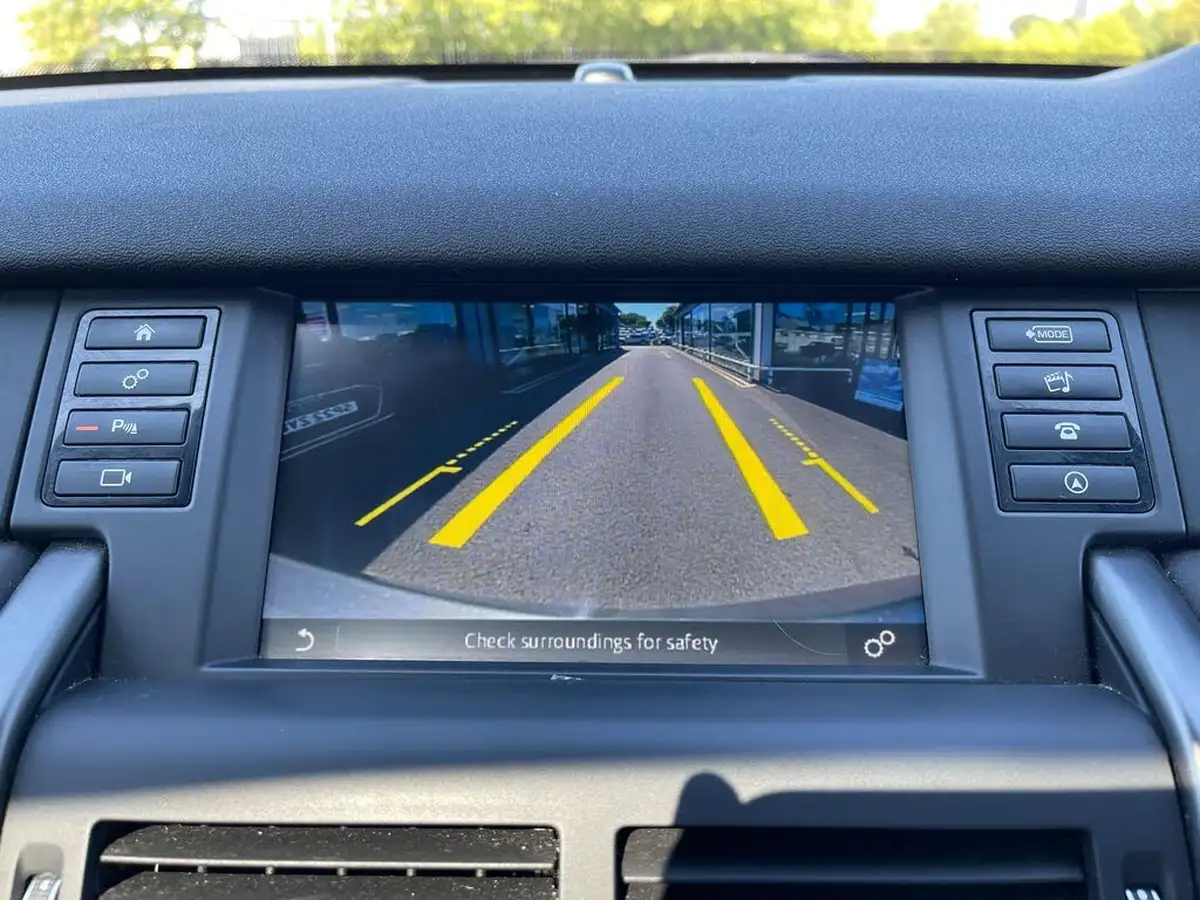 2019-land-rover-discovery-sport-20td4-landmark-big-57