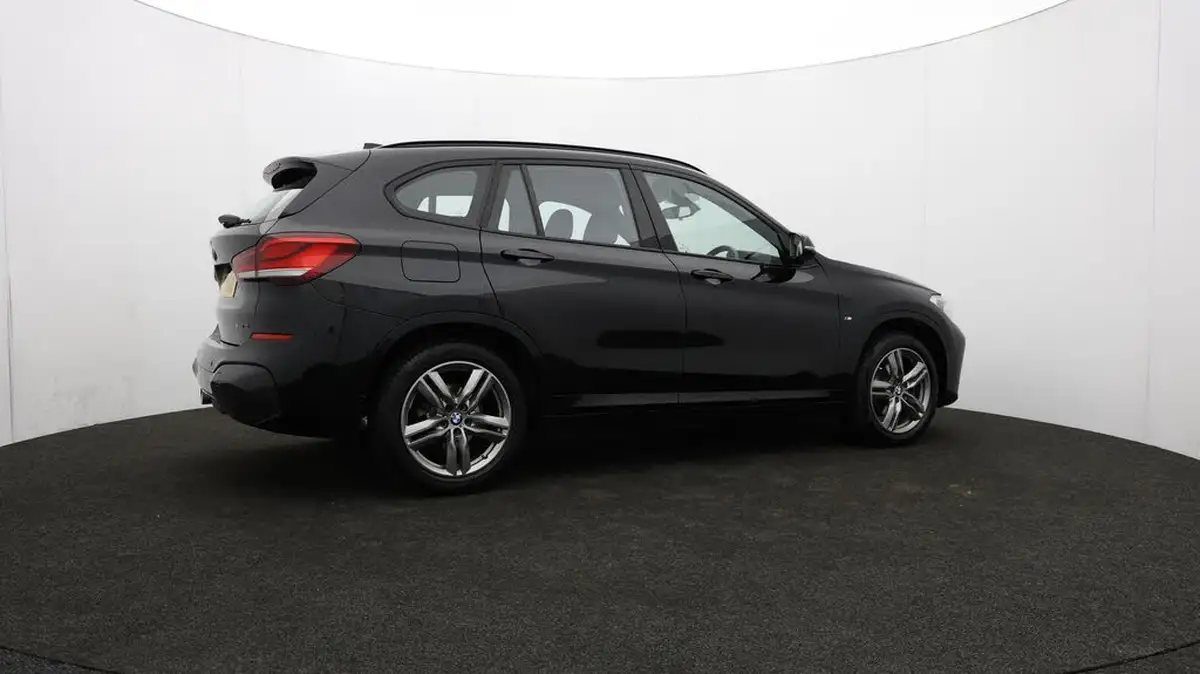2021-bmw-x1-15-sdrive18i-m-sport-tech-pack-ii-dct-big-30