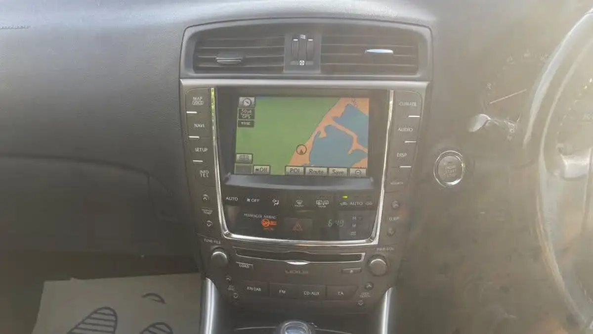 2010-lexus-is-250-25-se-i-dab-saloon-4d-auto-big-33