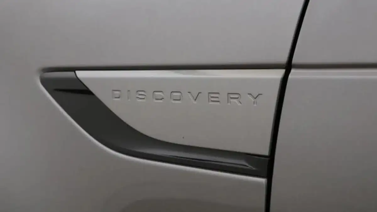 2024-land-rover-discovery-30-d300-dynamic-hse-big-19