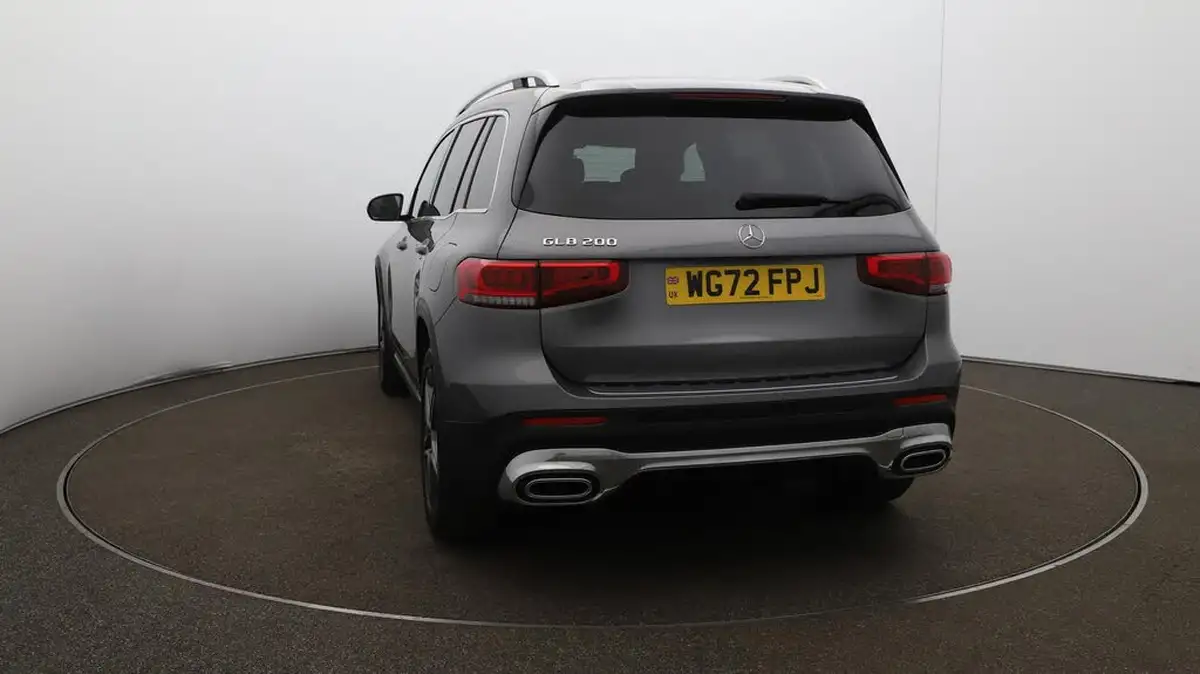 2021-mercedes-benz-glb-class-13-glb200-amg-line-8g-tronic-big-61
