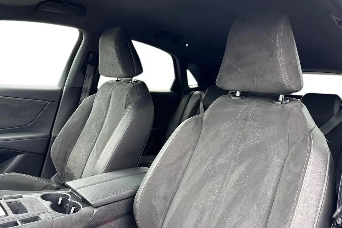 2018-ds-ds-7-crossback-20bluehdi-performance-line-big-10