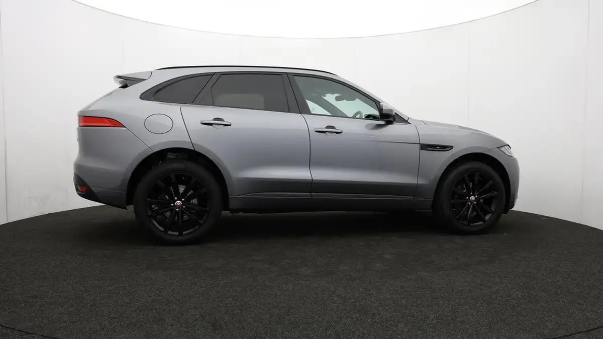 2020-jaguar-f-pace-20-i4d-chequered-flag-180ps-big-33