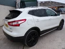 2015-nissan-qashqai-15dci-tekna-small-7