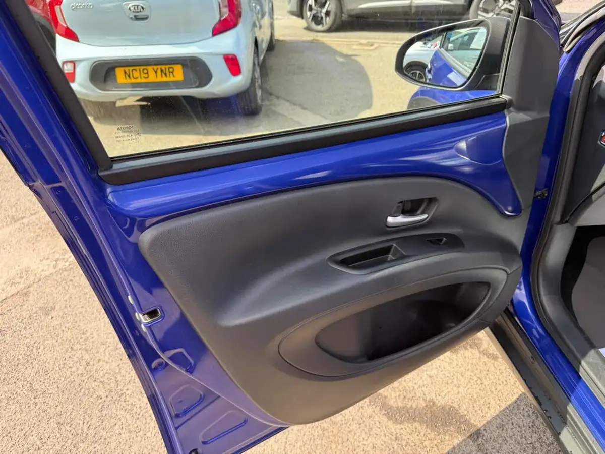 2024-toyota-aygo-x-10-vvt-i-edge-big-30