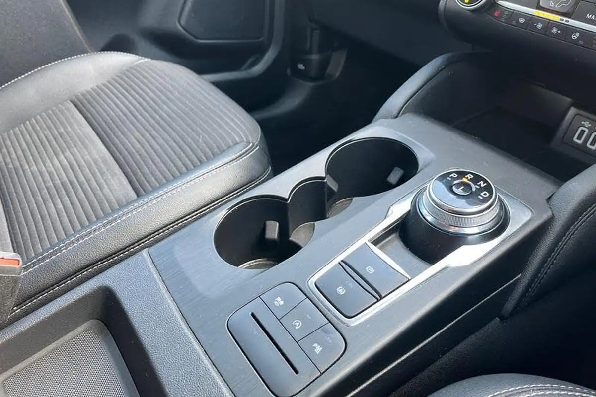 2022-ford-kuga-big-30