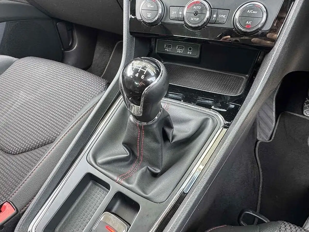 2018-seat-leon-15-tsi-evo-fr-130ps-hatchback-big-32