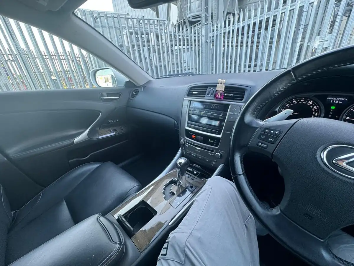 2009-lexus-is-250-25-se-l-saloon-4d-auto-big-38
