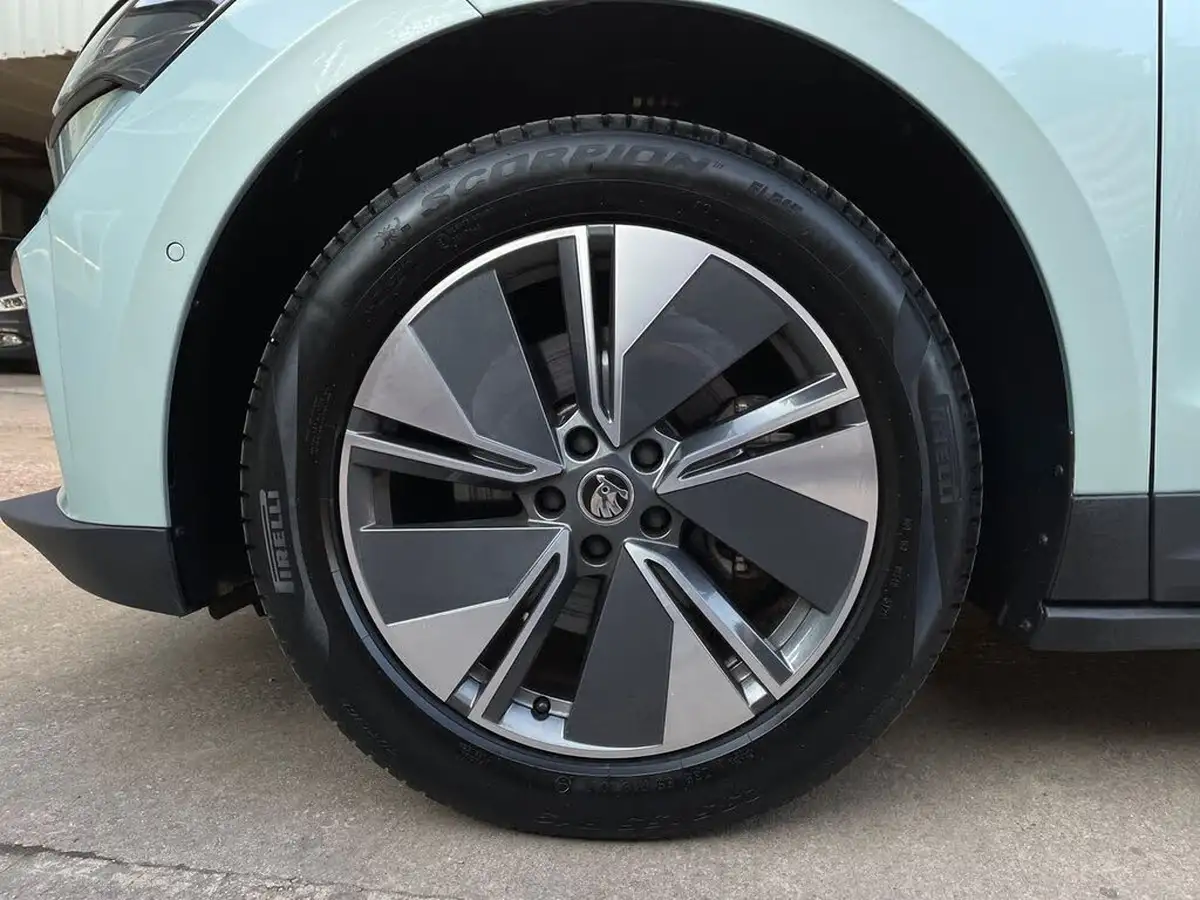 2022-skoda-enyaq-e-60-big-8