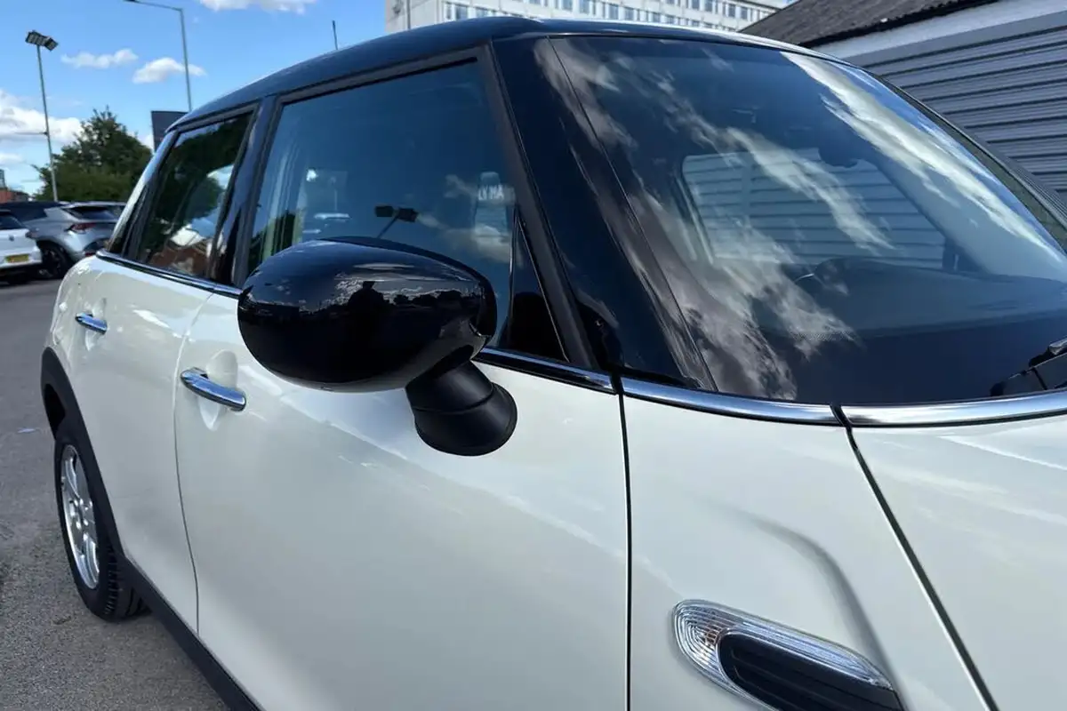 2019-mini-cooper-15-cooper-classic-hatchback-5d-big-41
