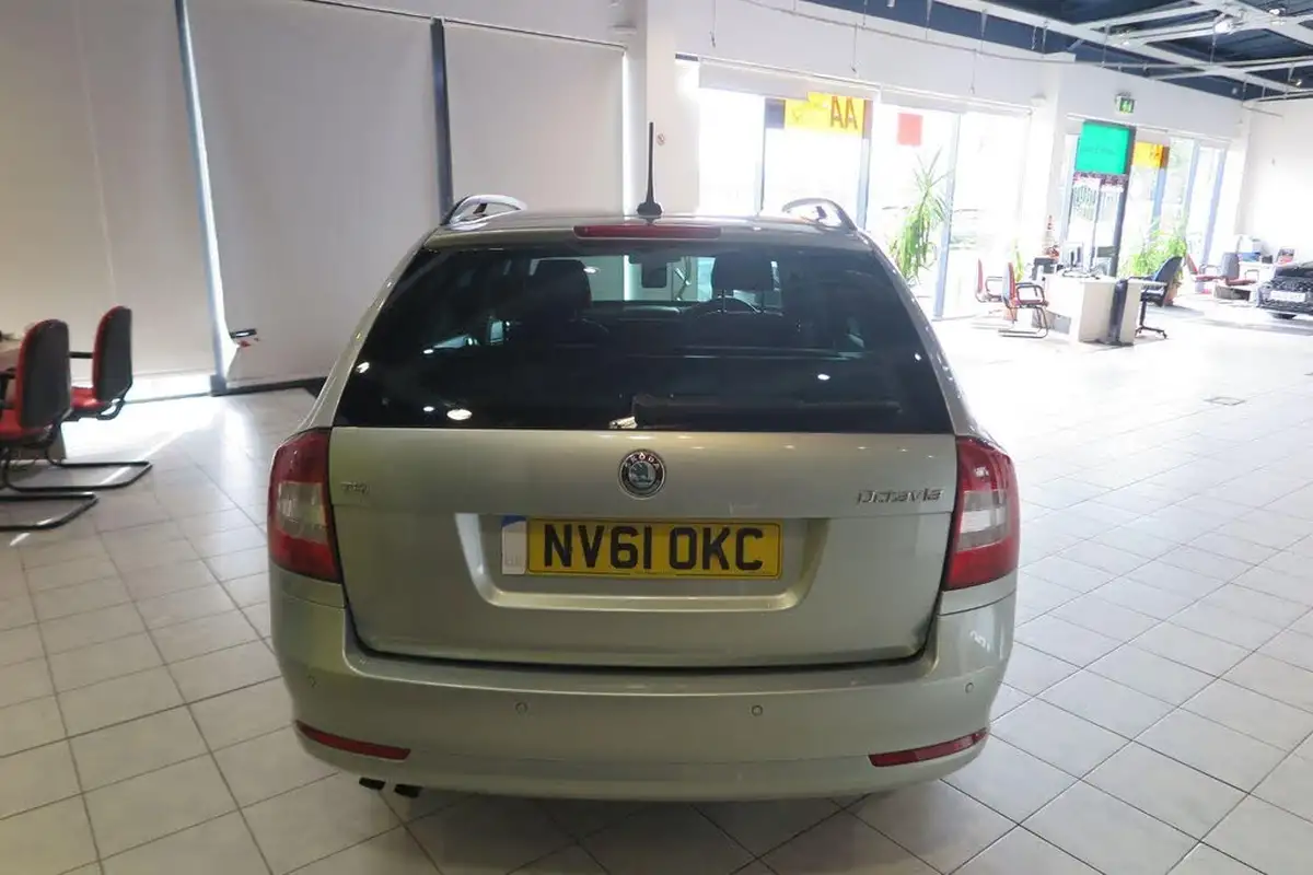 2012-skoda-octavia-14-se-124ps-estate-dsg-big-10