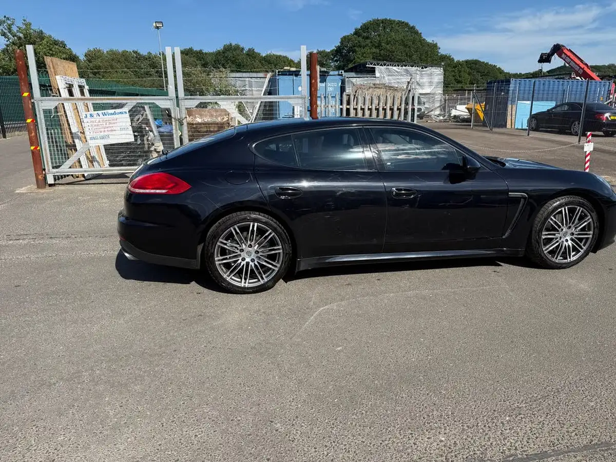 2014-porsche-panamera-30td-big-10