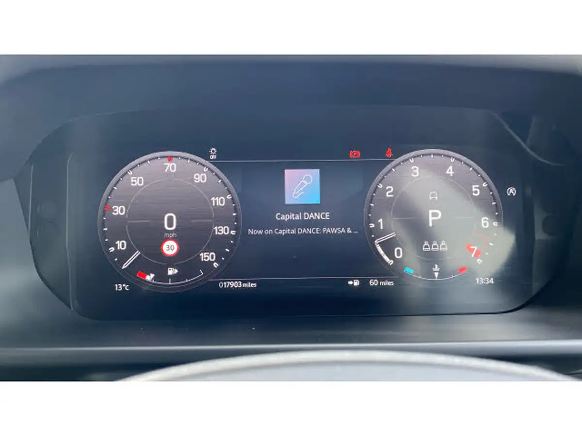 2022-land-rover-90-defender-50-p525-v8-big-15