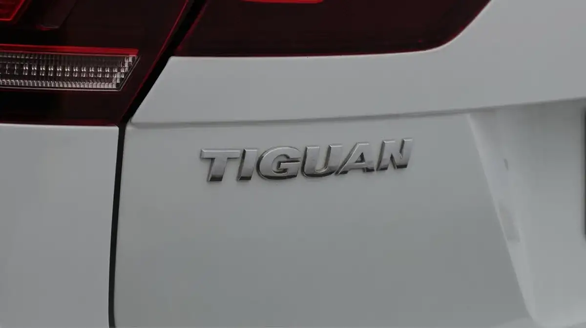 2018-volkswagen-tiguan-14-tsi-se-navigation-125ps-ss-big-20