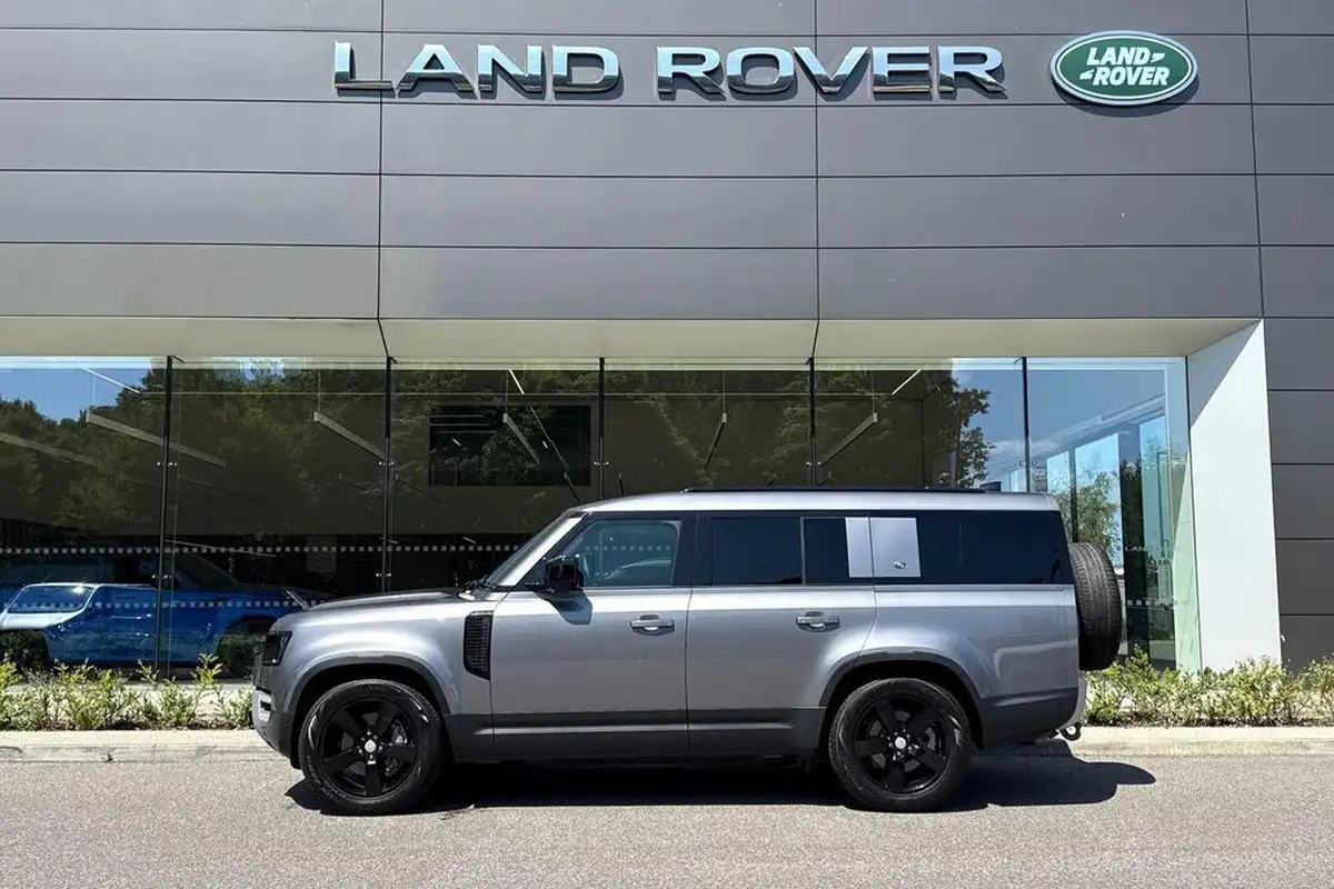 2023-land-rover-110-defender-30-d300-hse-big-8