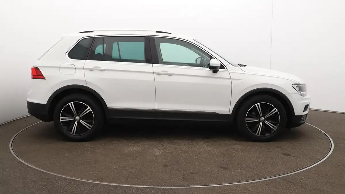 2018-volkswagen-tiguan-14-tsi-se-navigation-125ps-ss-big-48