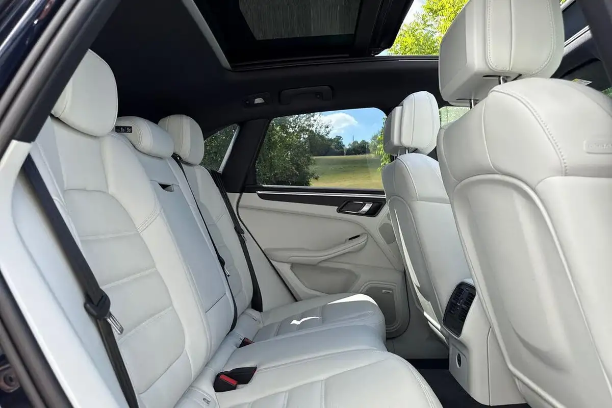 2022-porsche-macan-20-big-18