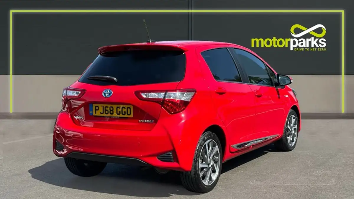 2018-toyota-yaris-15-vvt-i-excel-hybrid-big-2