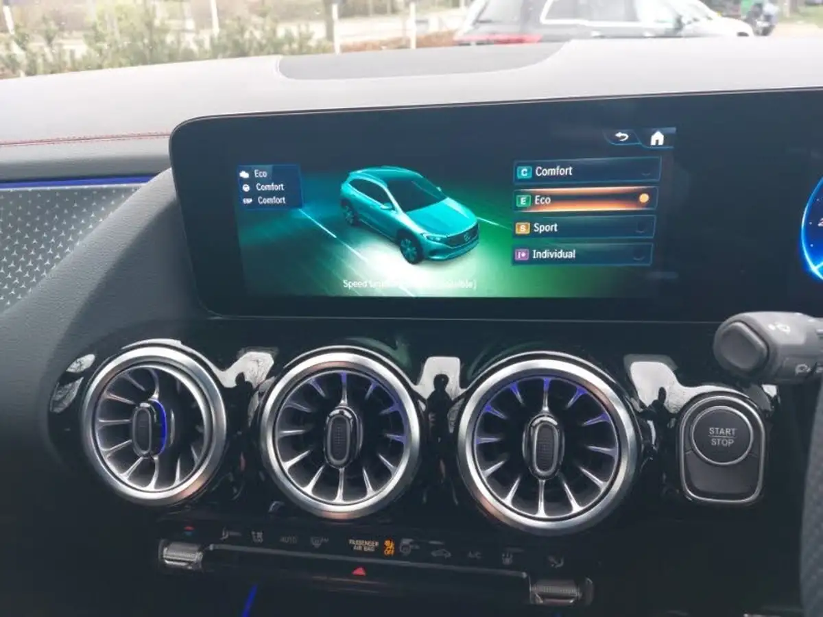 2024-mercedes-benz-eqa-e-eqa-250-amg-line-executive-big-14