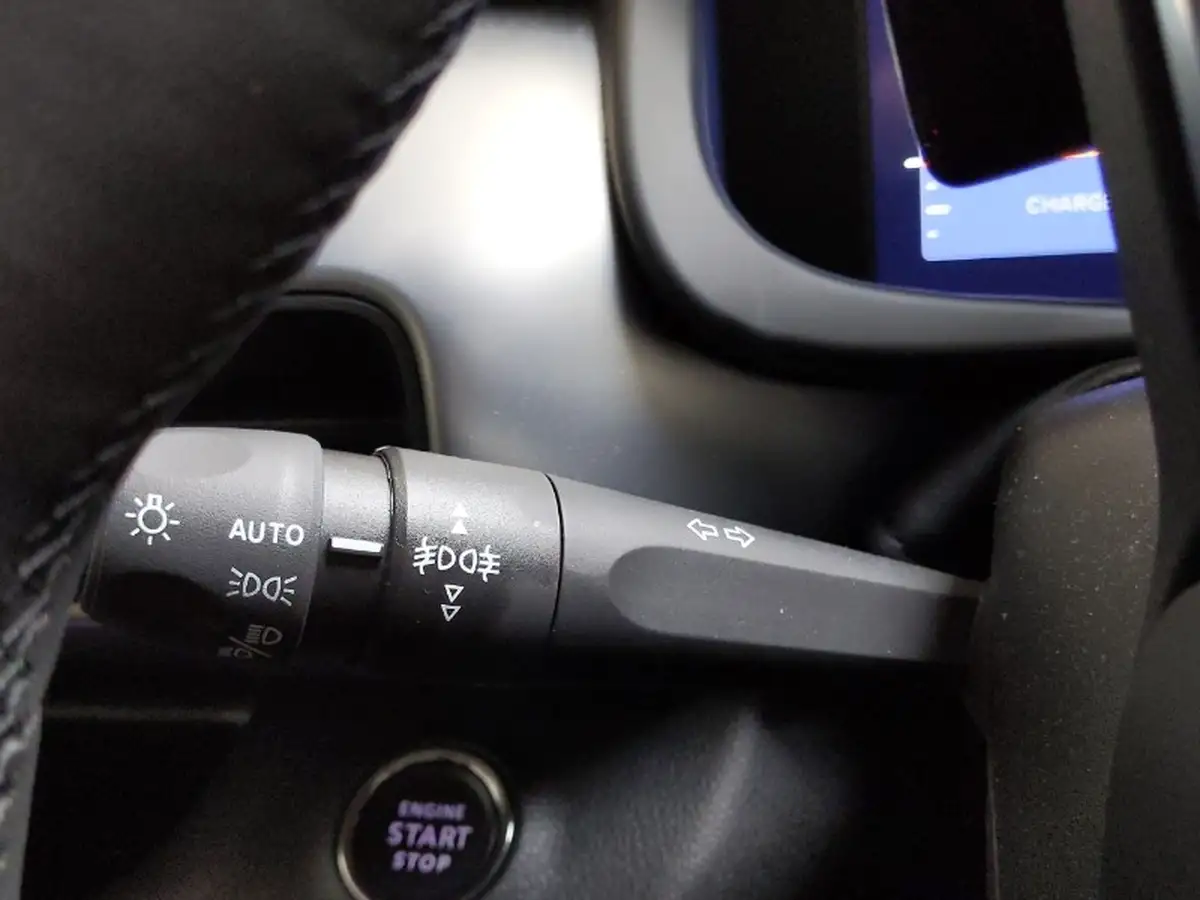 2024-jeep-avenger-12-gse-summit-e-hybrid-48v-auto-big-12
