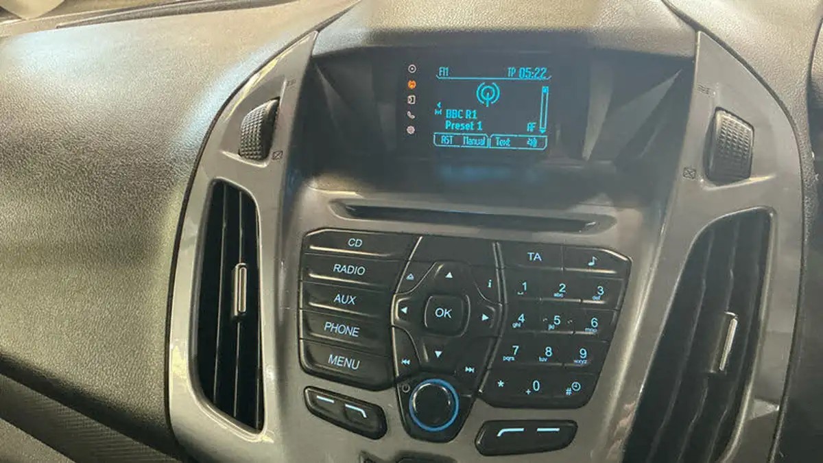 2014-ford-transit-connect-16tdci-l1-limited-big-9