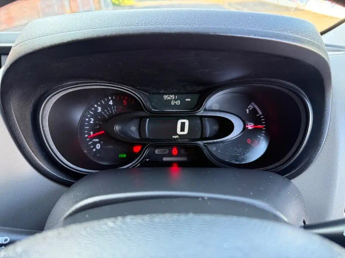 2017-renault-trafic-16dci-ll29-120-business-e6-panel-big-12