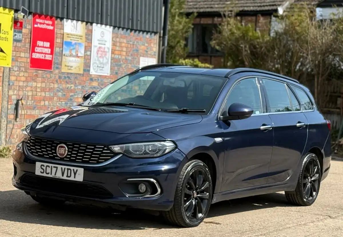 2017-fiat-tipo-14-tjet-lounge-station-wagon-big-4