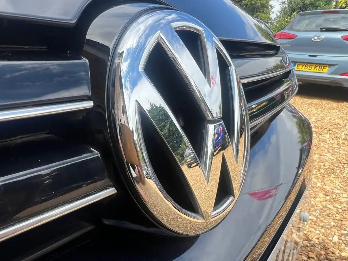 2011-volkswagen-golf-16td-se-105ps-estate-5d-big-18