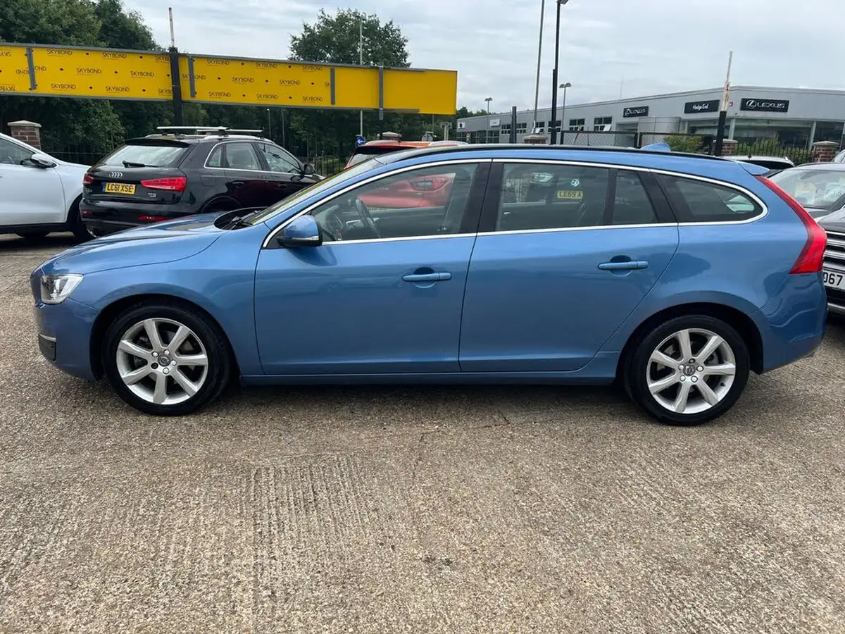 2016-volvo-v60-20td-d4-se-geartronic-big-3