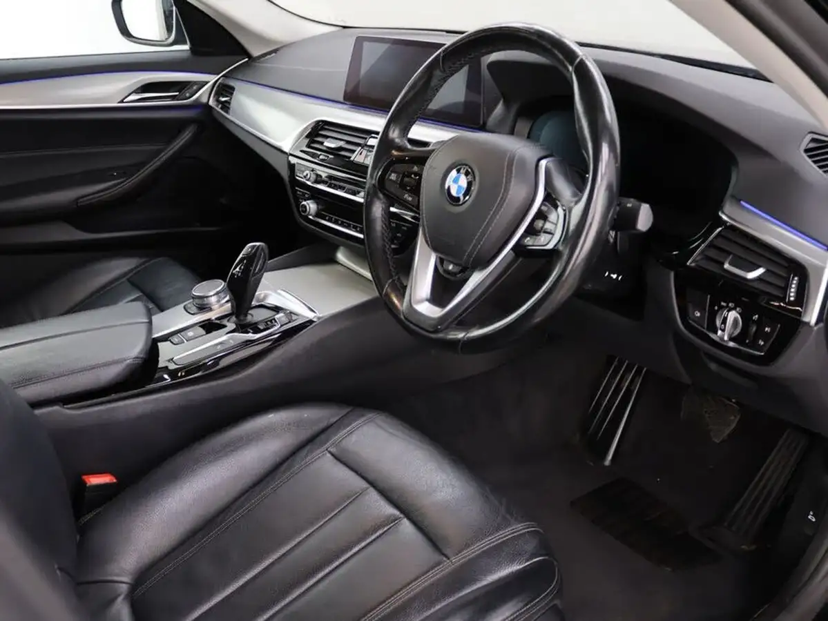 2019-bmw-5-series-20-530e-se-auto-big-9