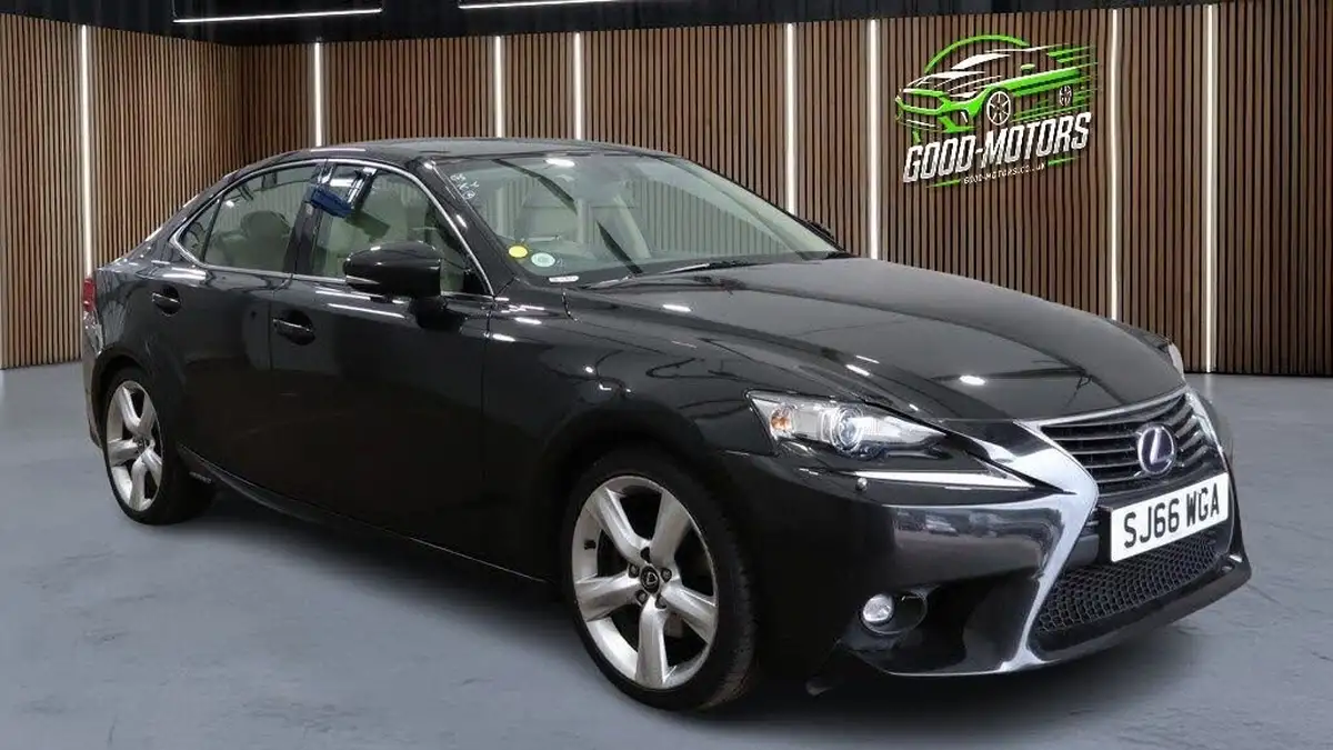 2016-lexus-is-300h-25-advance-big-2