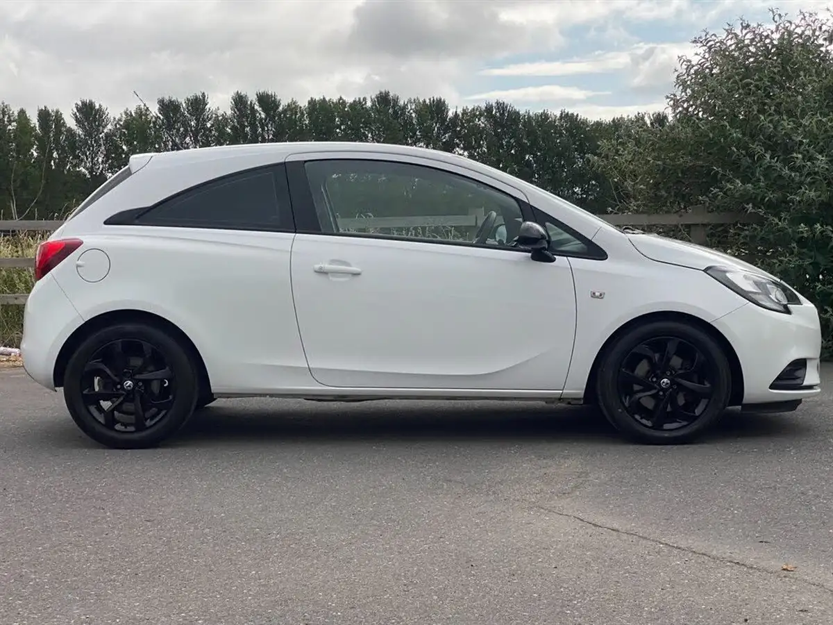 2015-vauxhall-corsa-10-sting-r-ss-big-13